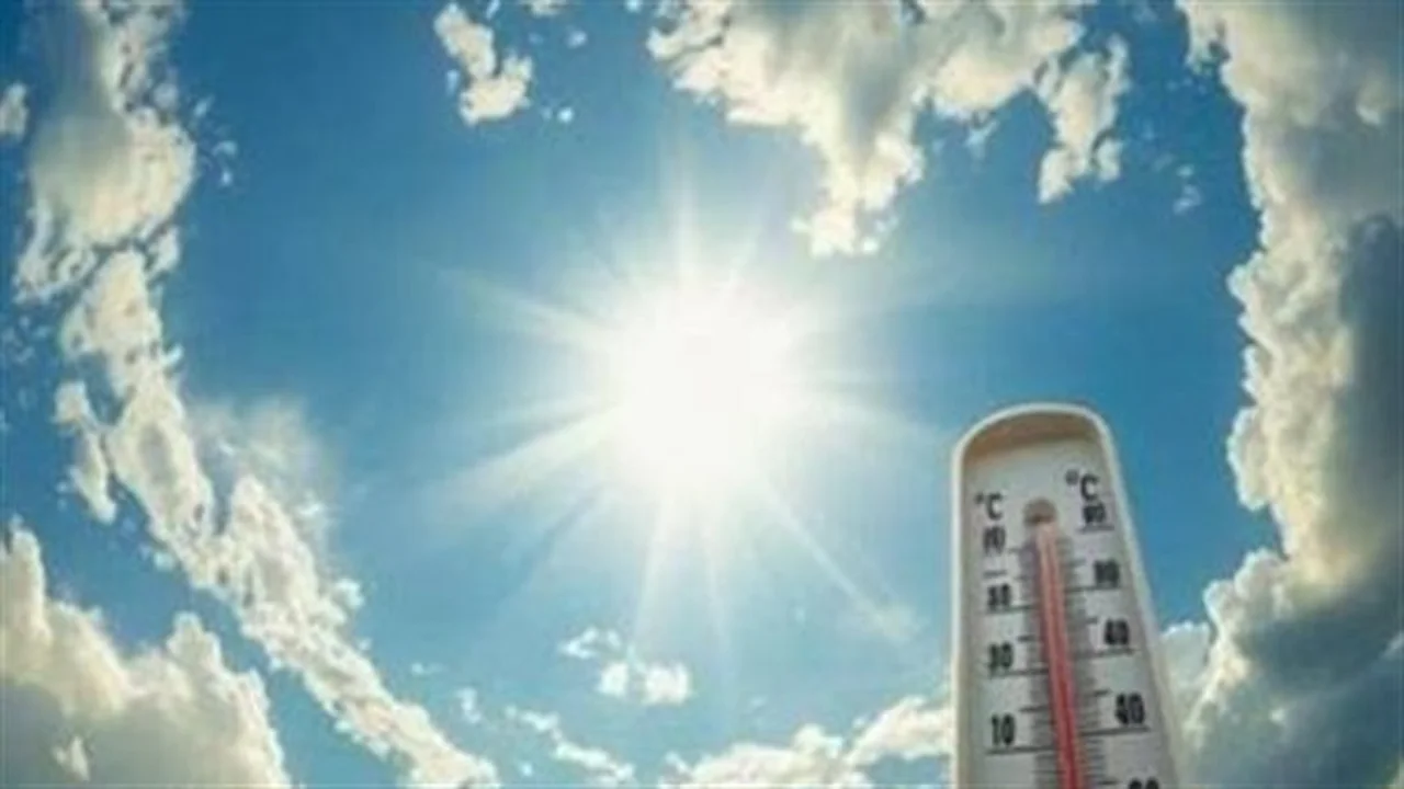 تغيرات جوية تضرب السواحل والصعيد وسط تحذيرات من أمطار ورمال مثارة الأحد